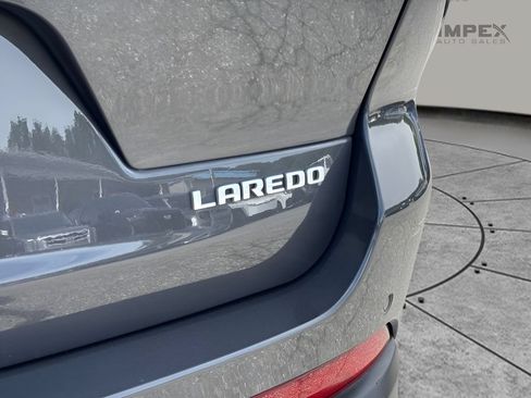 Used 2024 Jeep Grand Cherokee L Laredo RWD image 32
