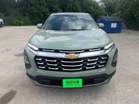 Used 2025 Chevrolet Equinox LT FWD image 3