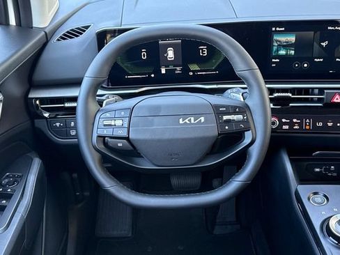 New 2026 Kia Sportage LX FWD image 17