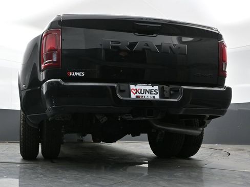 New 2026 RAM 3500 Limited AWD/4WD image 38