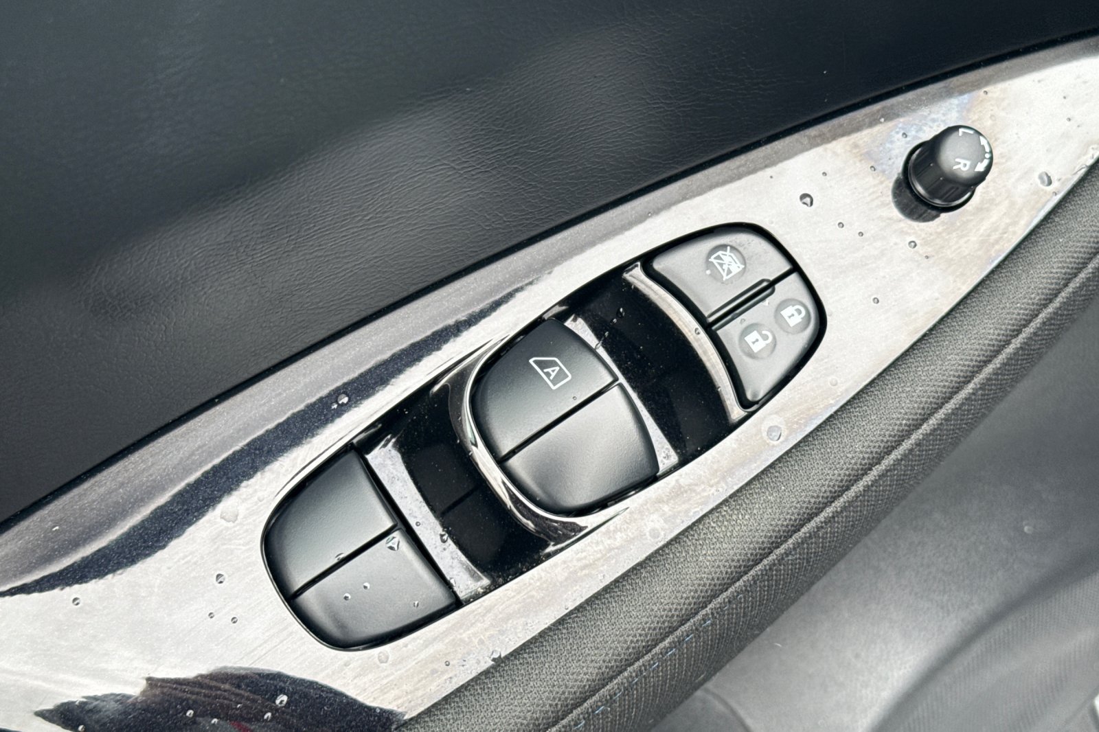 Certified 2025 Nissan Leaf SV Plus FWD image 13