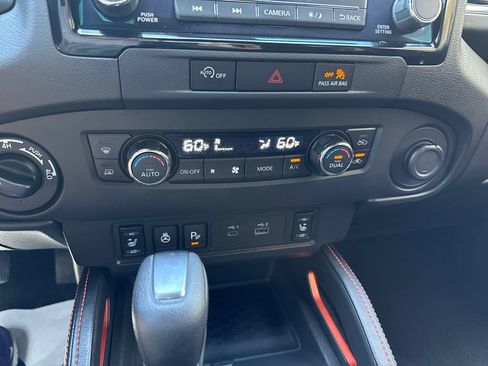 Used 2024 Nissan Frontier PRO-4X w/ Pro Premium Package AWD/4WD image 17