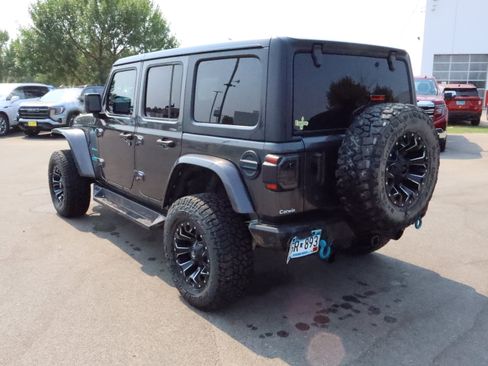Used 2019 Jeep Wrangler Unlimited Sahara AWD/4WD image 5