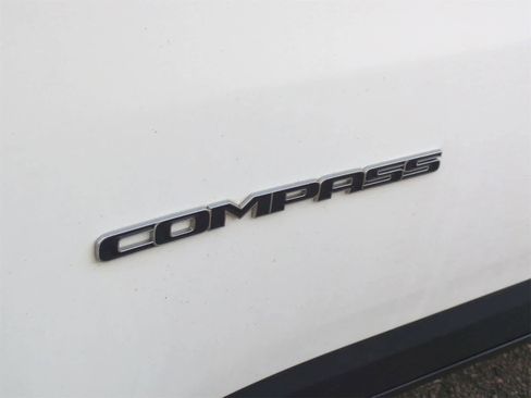 Certified 2018 Jeep Compass Limited image 13
