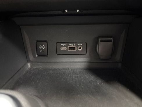 Used 2025 Nissan Sentra SV FWD image 25