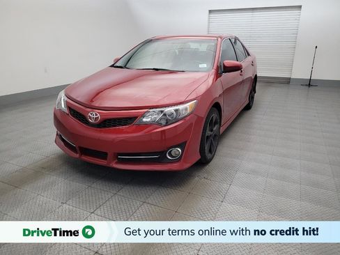 Used 2014 Toyota Camry SE image 1