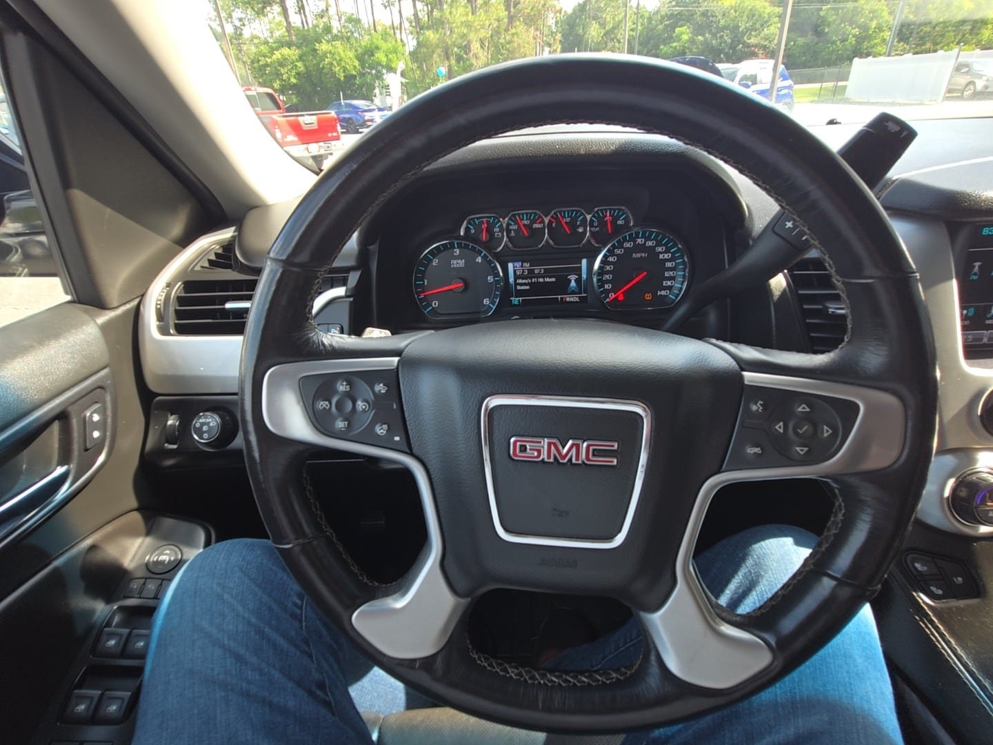 Used 2018 GMC Yukon SLT w/ HD Trailering Package AWD/4WD image 13