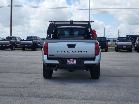 Used 2024 Toyota Tacoma TRD Sport AWD/4WD image 6