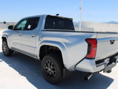 New 2026 Toyota Tacoma 4x4 Double Cab image 5