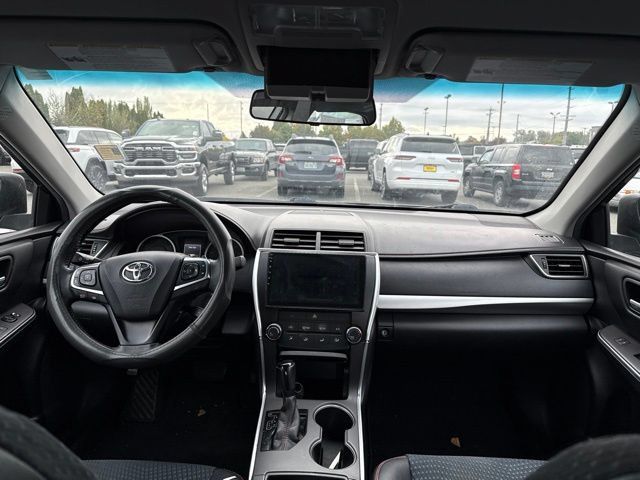 Used 2015 Toyota Camry SE FWD image 14
