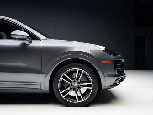 Used 2023 Porsche Cayenne Turbo image 36