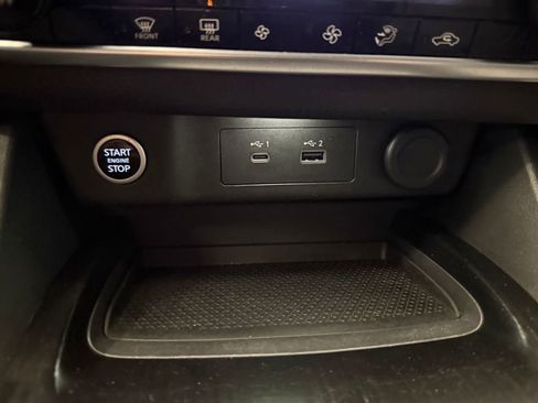 Used 2021 Nissan Rogue SV AWD/4WD image 16