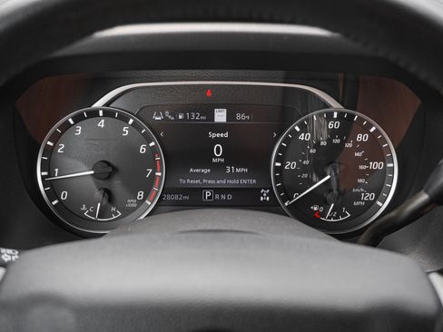 Used 2021 Nissan Titan SV w/ SV Convenience Package AWD/4WD image 21