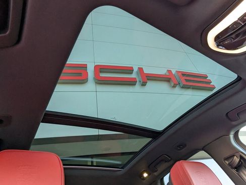 New 2026 Porsche Macan S image 27