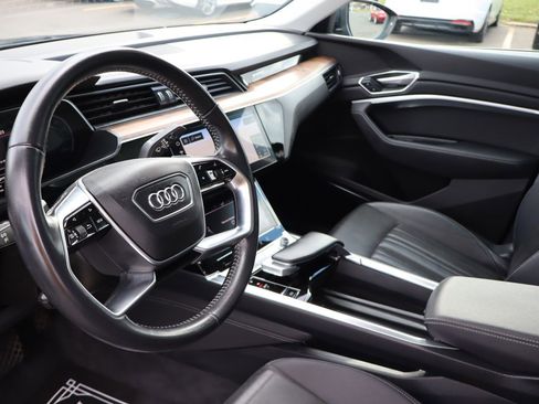 Used 2020 Audi e-tron Premium Plus image 9