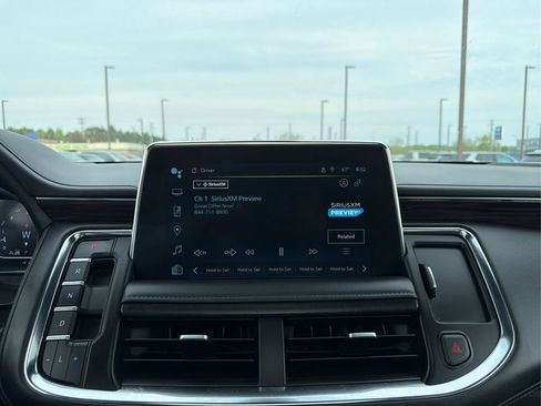 Used 2022 Chevrolet Tahoe LT w/ LT Signature Package AWD/4WD image 11