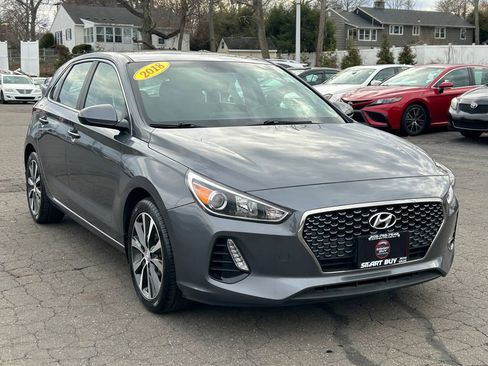 Used 2018 Hyundai Elantra GT image 4