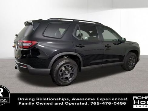 New 2025 Honda Pilot TrailSport image 9