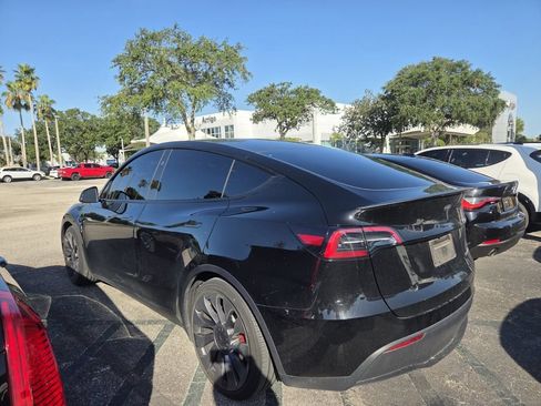 Used 2025 Tesla Model Y Performance AWD/4WD image 4