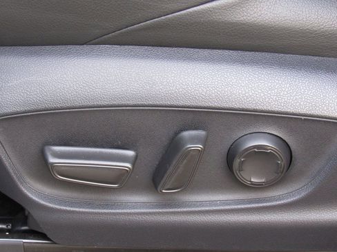 Used 2024 Toyota Tacoma TRD Sport image 13