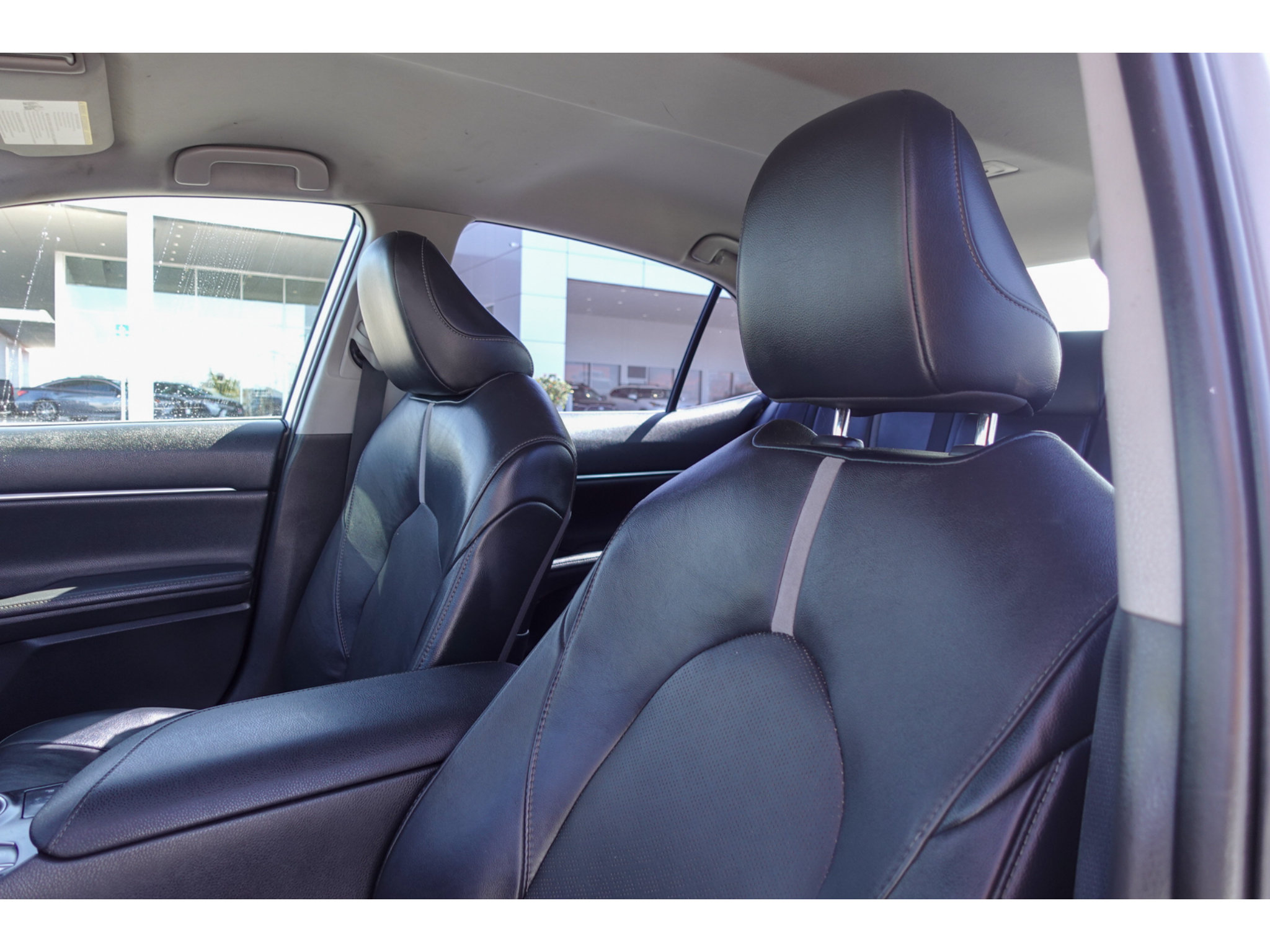 Used 2020 Toyota Camry XSE FWD image 10