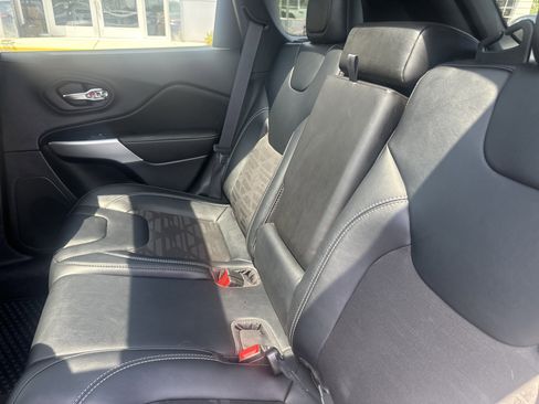 Used 2022 Jeep Cherokee Latitude w/ Sun & Sound Group AWD/4WD image 20