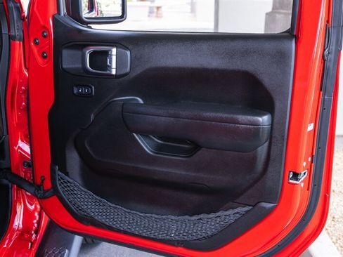 Used 2022 Jeep Wrangler Unlimited Sport AWD/4WD image 25