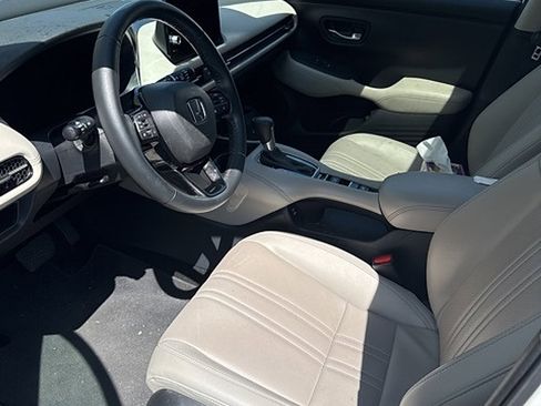 Used 2024 Honda HR-V EX-L image 3