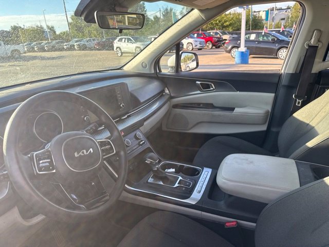 Used 2024 Kia Carnival LX FWD image 10