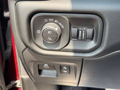 Used 2025 RAM 1500 Big Horn AWD/4WD image 20