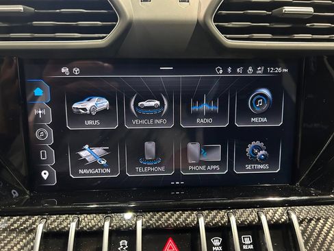 Used 2024 Lamborghini Urus Performante AWD/4WD image 22