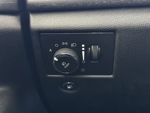 Used 2017 Jeep Grand Cherokee Altitude image 29