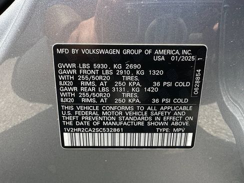 Used 2025 Volkswagen Atlas SE AWD/4WD image 16