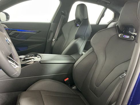 Certified 2026 BMW M5 w/ Carbon Package image 22