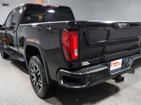 Used 2022 GMC Sierra 2500 AT4 w/ Gooseneck/5TH Wheel Package image 9