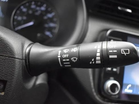 Used 2024 Nissan Kicks SV FWD image 25