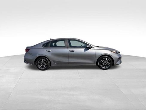 Used 2024 Kia Forte LXS FWD image 8