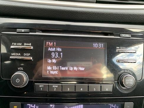 Used 2016 Nissan Rogue SV image 15