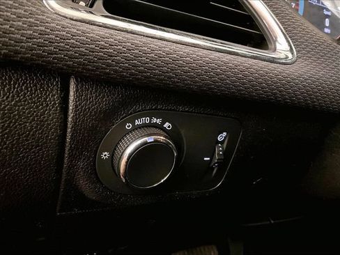 Used 2018 Chevrolet Cruze LT w/ Convenience Package FWD image 30