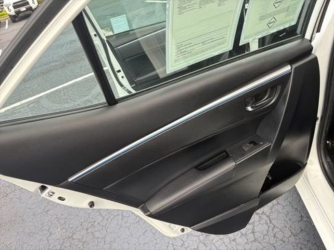 Used 2016 Toyota Corolla S FWD image 17