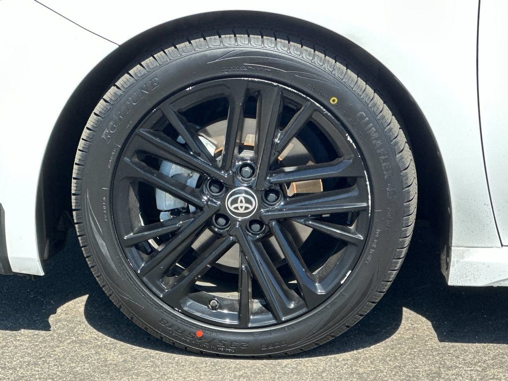 Used 2025 Toyota Camry SE FWD image 23
