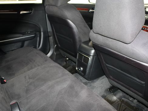 Used 2012 Chrysler 300 RWD image 28