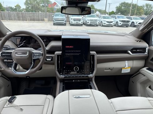 New 2026 GMC Yukon XL Denali w/ Sun & Power Step Package AWD/4WD image 11