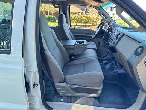 Used 2010 Ford F550 4x4 Crew Cab Super Duty image 13