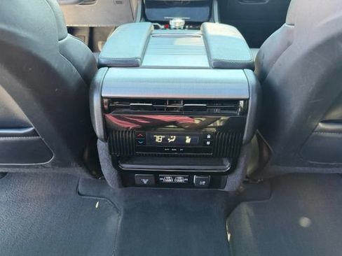 Used 2024 Jeep Wagoneer Series II AWD/4WD image 37