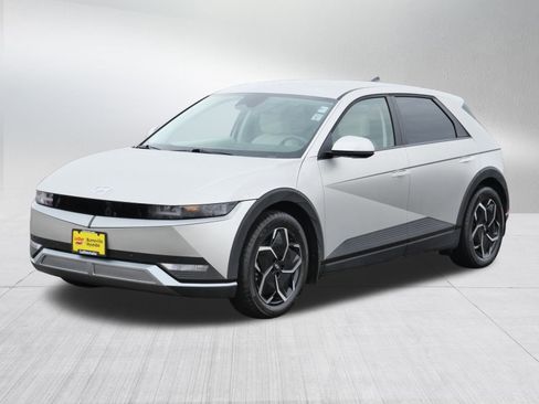 Used 2023 Hyundai Ioniq 5 SEL image 3