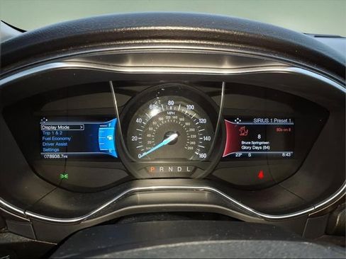 Used 2017 Ford Fusion SE w/ Fusion SE Technology Package image 26