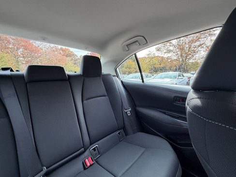 Used 2025 Toyota Corolla LE image 35