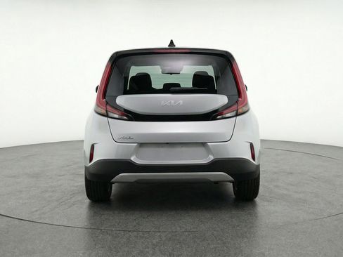 Used 2025 Kia Soul LX w/ LX Technology Package FWD image 7