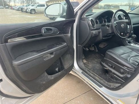 Used 2017 Buick Enclave Leather image 9